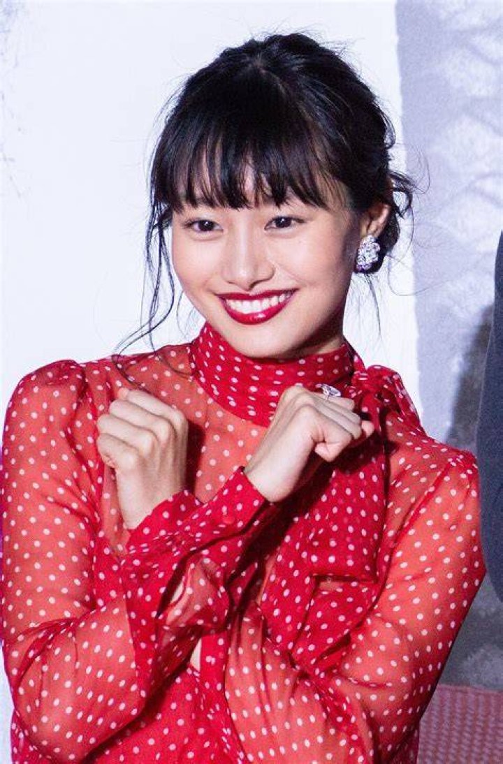 A DAY WITH SHIOLI KUTSUNA &mdash; ZERO MAGAZINE