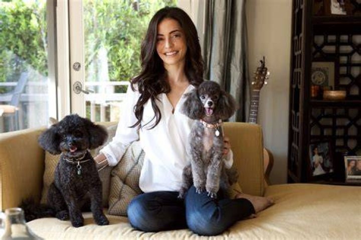 Emmanuelle Vaugier helps animals Animal Wellness Magazine