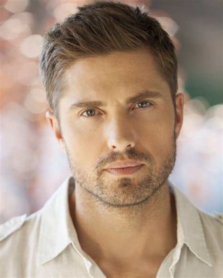 Eric Winter Actor