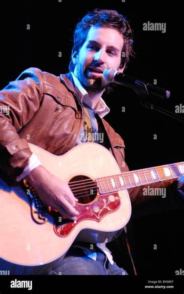 Josh Kelley from Musicians Performing Live on Stage E! News