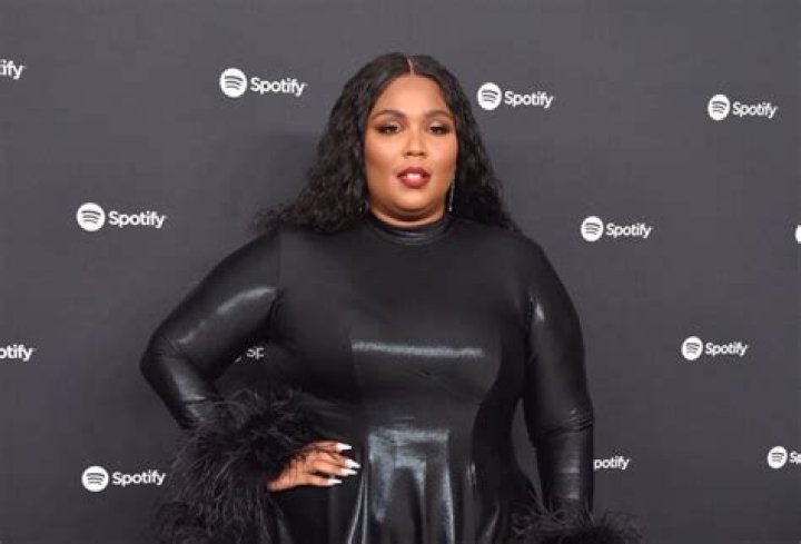 Lizzo Height How Tall is the Female Singer and Rapper?