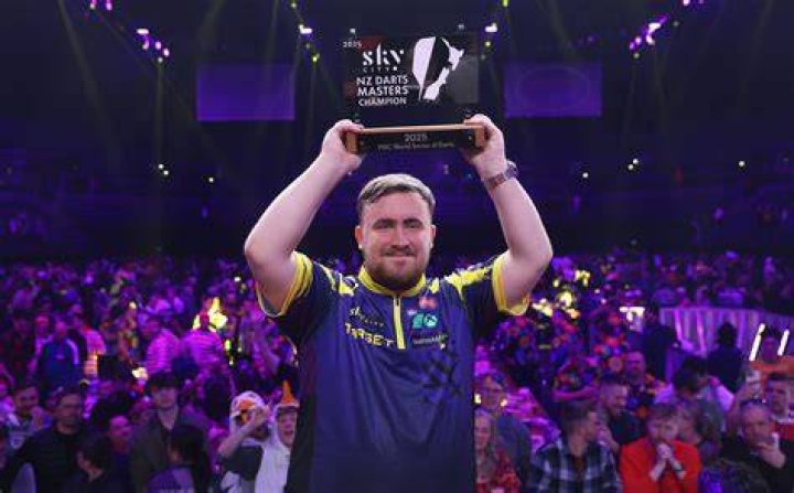 L&sup2; Evolution New Zealand's Next Top Model Cycle 2