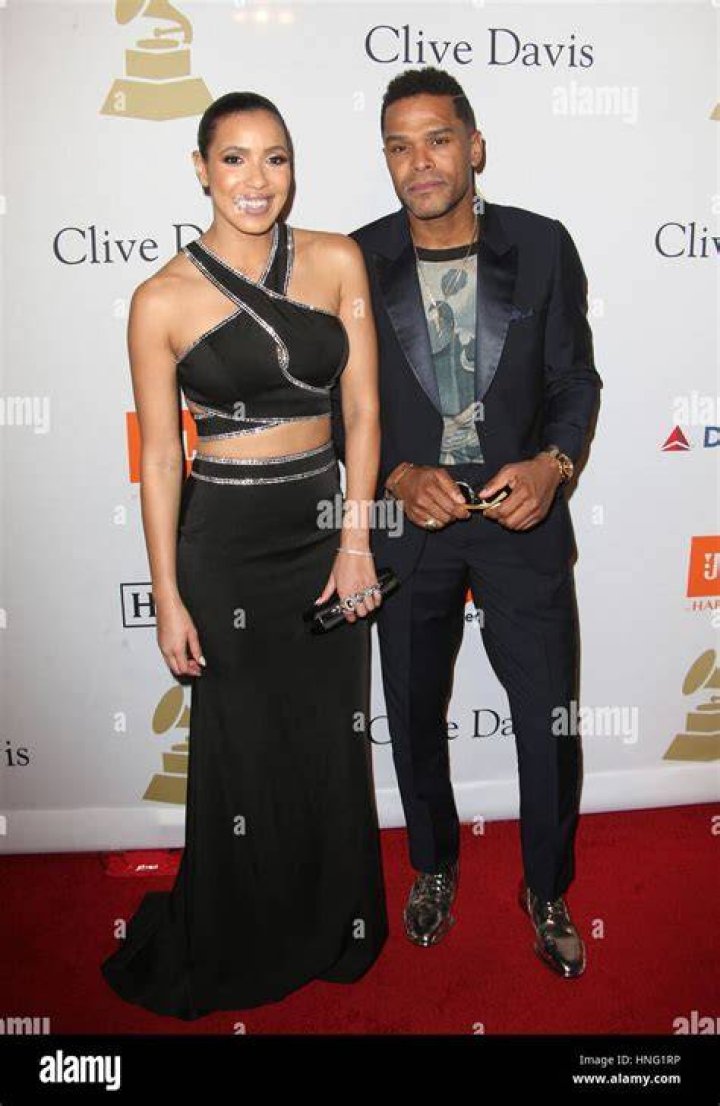 Maxwell and Julissa Bermudez 2017 VH1's "Dear Mama" Purple Carpet YouTube