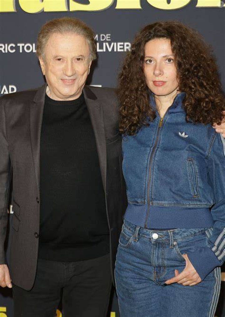 Michel Drucker Sa petitefille Rebecca, star d'un magazine tr&egrave;s