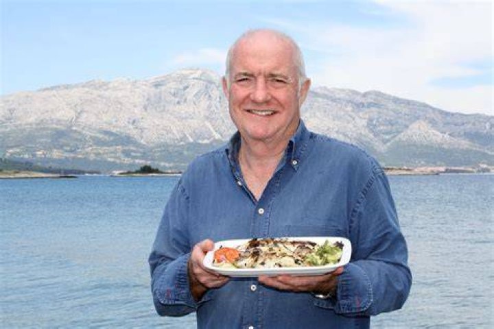 Rick Stein travels to Naples for seafood and rich sauces. (1999) Rick