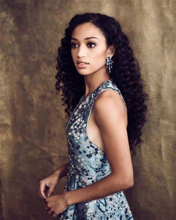 Samantha Logan Bio Age, Net Worth, Height, Movies, Instagram