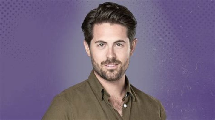 WCTH stars Chris McNally secretly got married to Julie Gonzalo? Here's